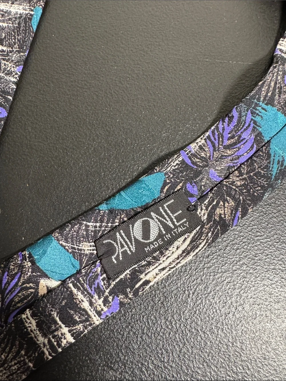 Pavone mens blue black floral abstract pattern 100% silk neck tie EUC